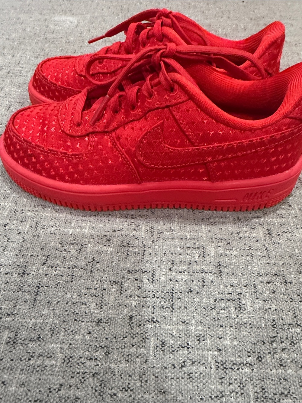 Nike Kids Red Velvet Low-Top Sneakers with Heart Accent